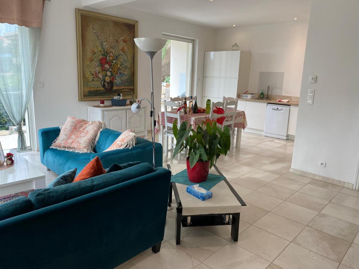 Appartements La Mangouste Сен Максим Екстериор снимка