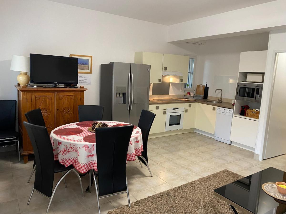 Appartements La Mangouste Сен Максим Екстериор снимка