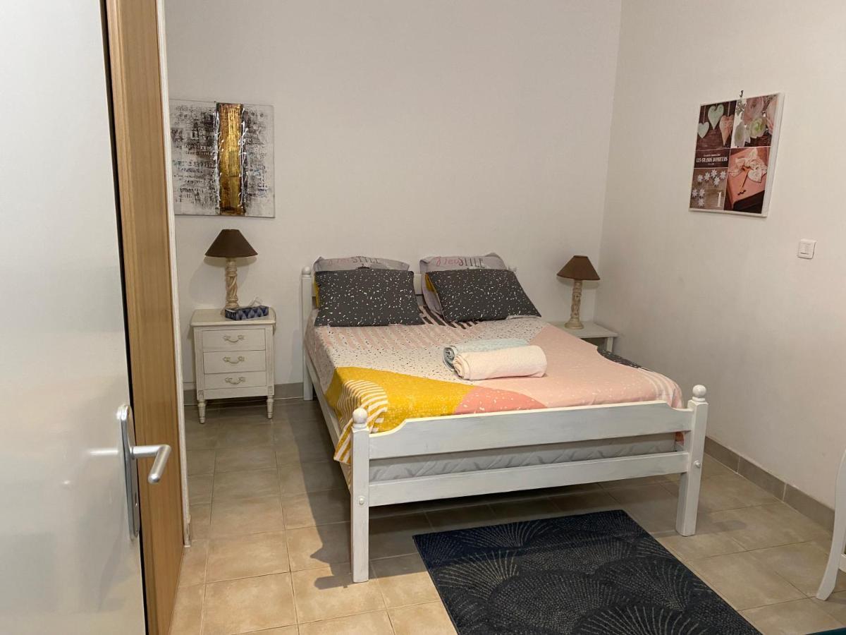 Appartements La Mangouste Сен Максим Екстериор снимка