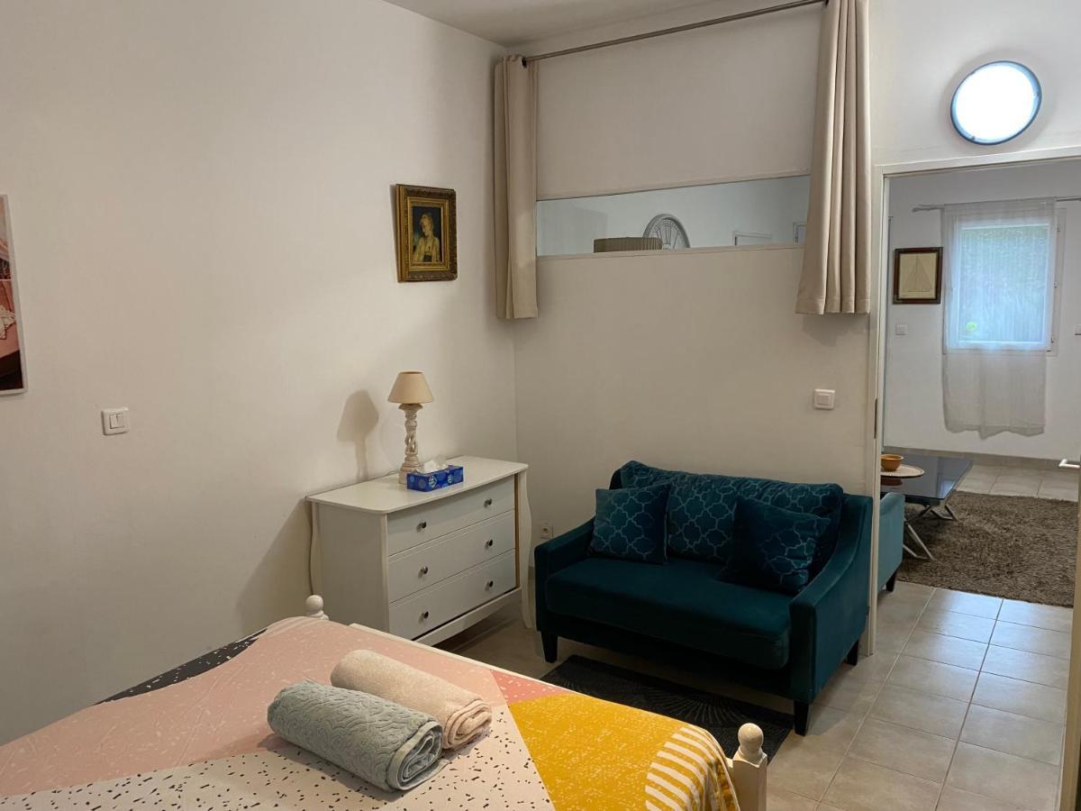 Appartements La Mangouste Сен Максим Екстериор снимка