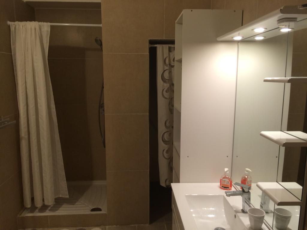 Appartements La Mangouste Сен Максим Екстериор снимка
